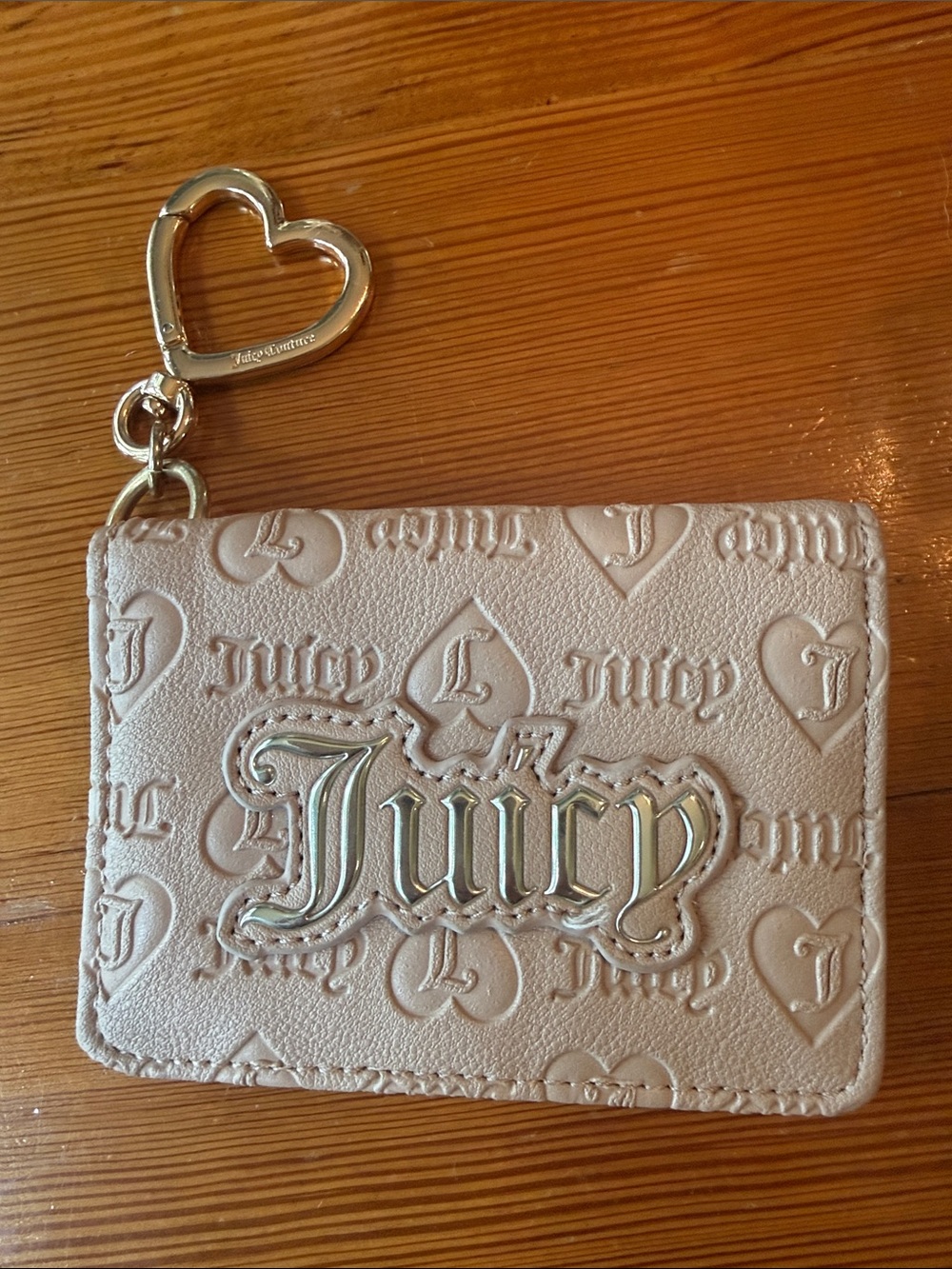 JUICY COUTURE Tan Embossed Card Holder with Heart Keyring